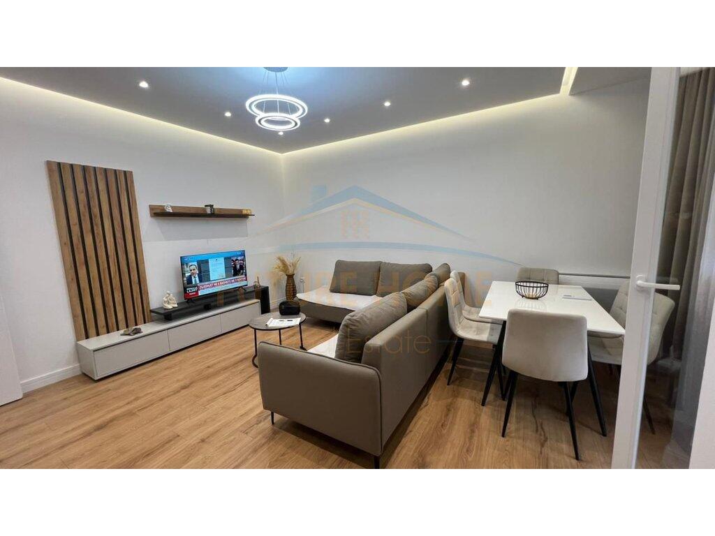 Qera, Apartament 2+1+2, Rruga 5 Maji, Tirane