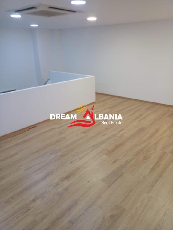 Ambient biznesi me qera prane Galerise ( ID 42611367)

