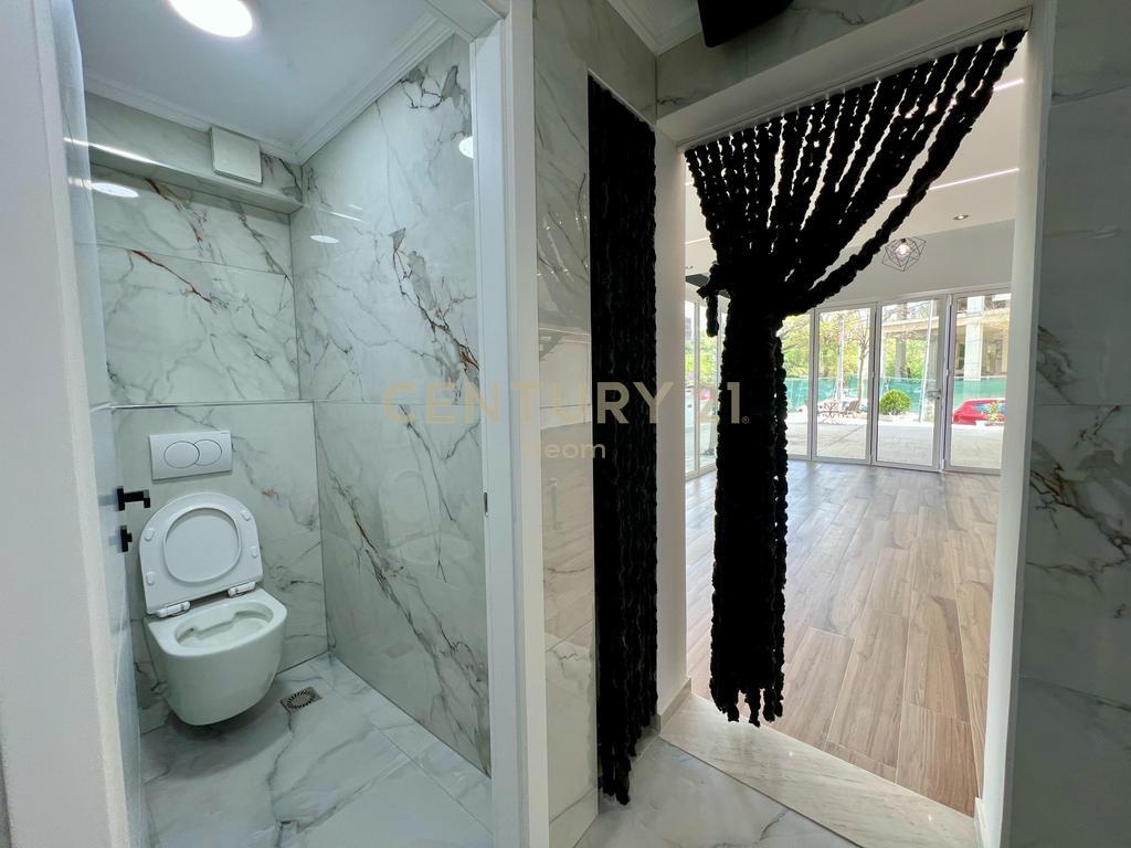 Affittasi Spazio 190 m2 presso il Lago Secco