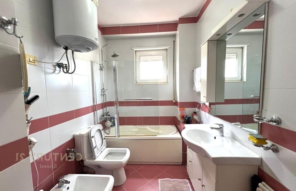 Apartament me qira 3+1,tek Hipoteka