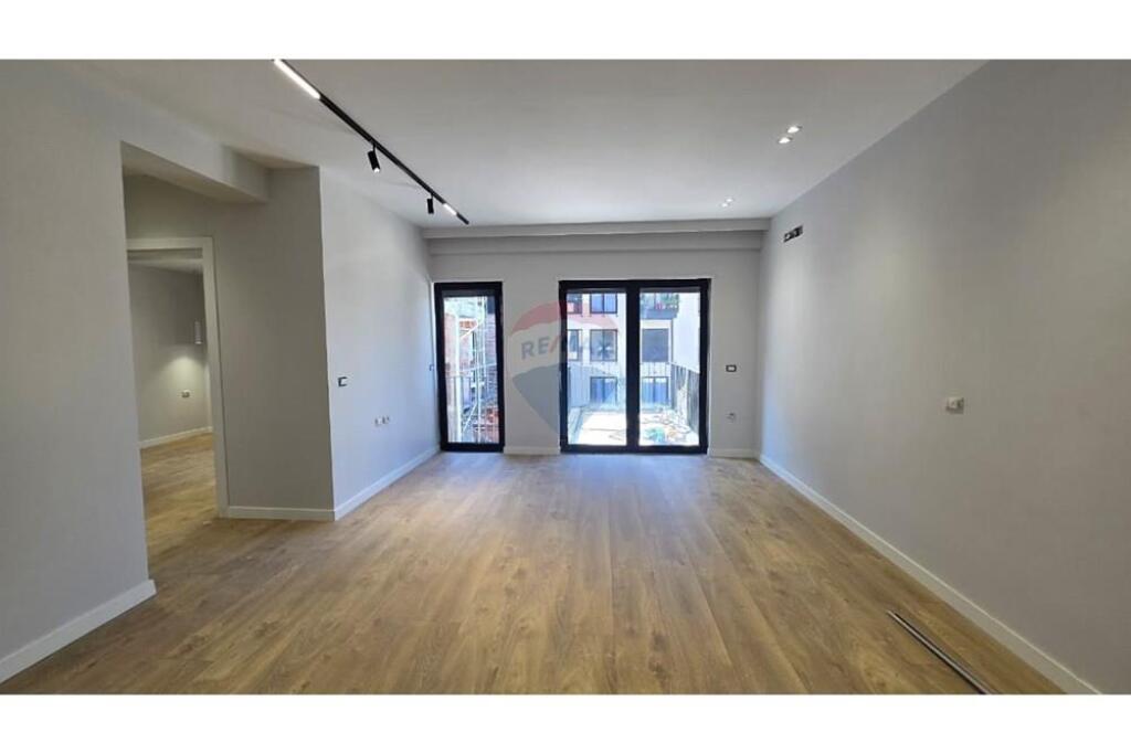 Shitet apartament 1+1 Kodra e Diellit 2