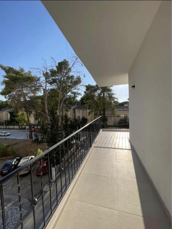 Shitet apartament 2+1 ne golem