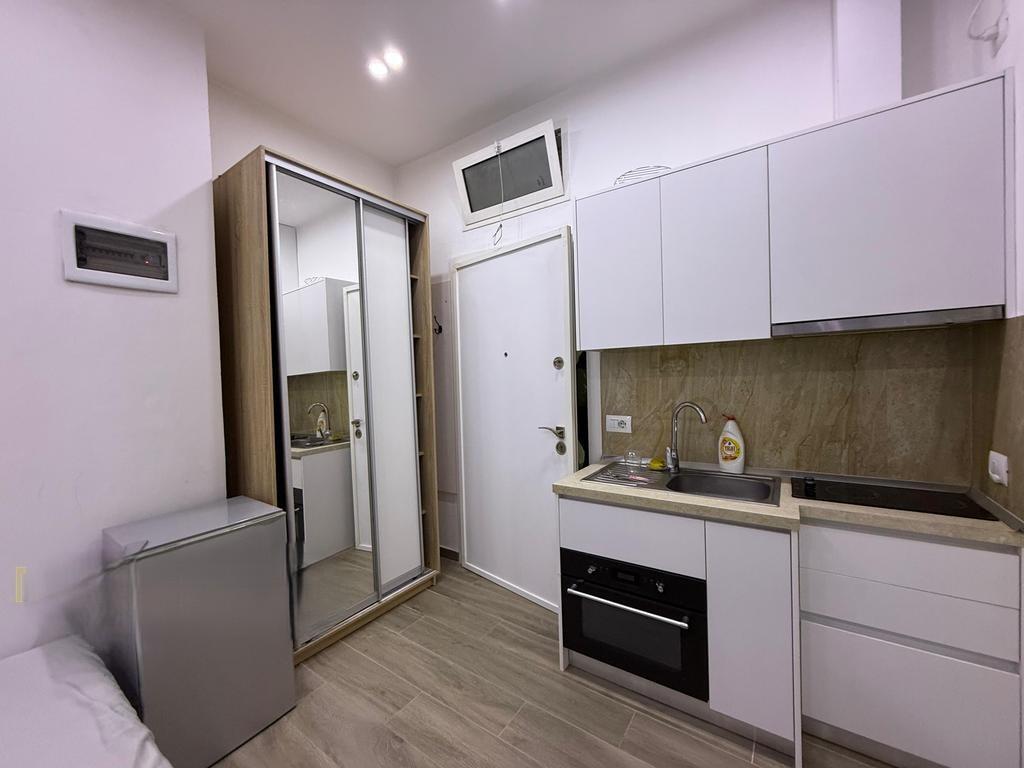 JAPIM ME QIRA STUDIO TEK BULEVARDI ZHAN DARK! 320 € /Muaj