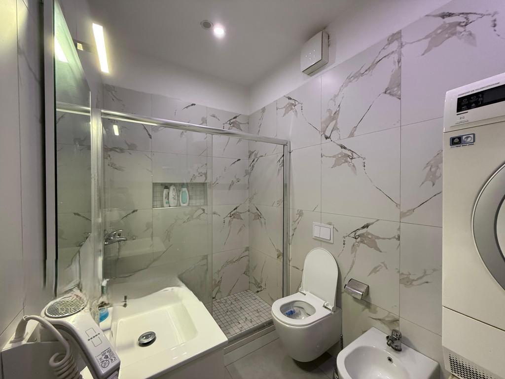 JAPIM ME QIRA STUDIO TEK BULEVARDI ZHAN DARK! 320 € /Muaj
