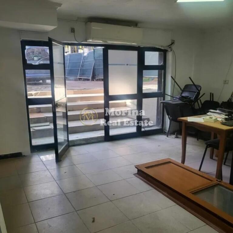 Qera, Ambjent Biznesi, te Komuna e Parisit, 450 euro/muaj.