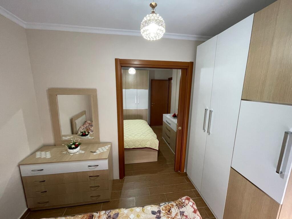 Apartament 2+1 me qira te Liqeni i Thate!