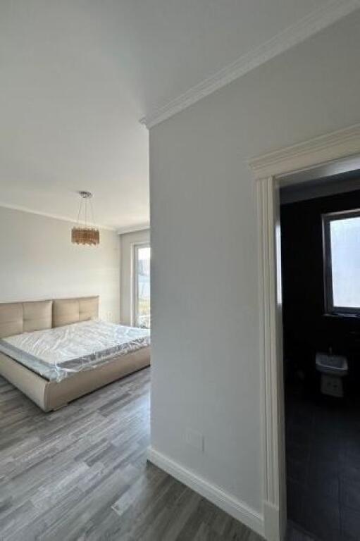 Apartamet per Qira 2+1+2 me post parkimi tek liqeni thate