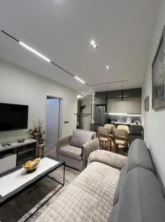 APARTAMENT ME QERA 1+1 QENDER 1.000 EURO