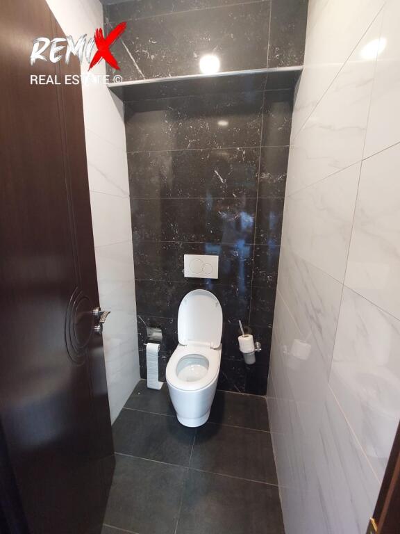 Jepet me qera ambient biznesi per lokal, Lloto sport,  aktivitete te tjera .