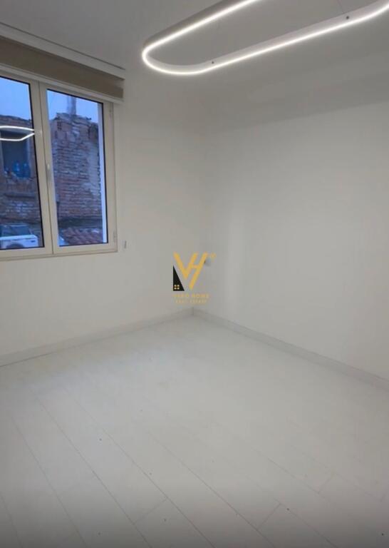 JEPET APARTAMENT 1+1 ME QIRA TE ZOGU I ZI 650 EURO