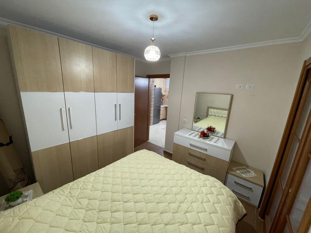 Apartament 2+1 me qira te Liqeni i Thate!