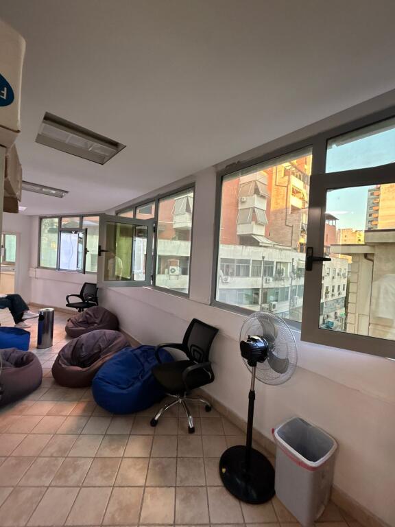 Ambient premium me qira tek Sheshi Skenderbej