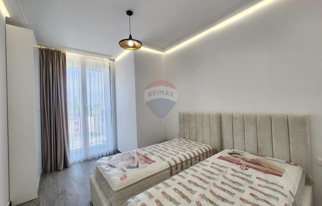 Jepet apartament me  Qira - Rruga 4 Dëshmorët, Tiranë