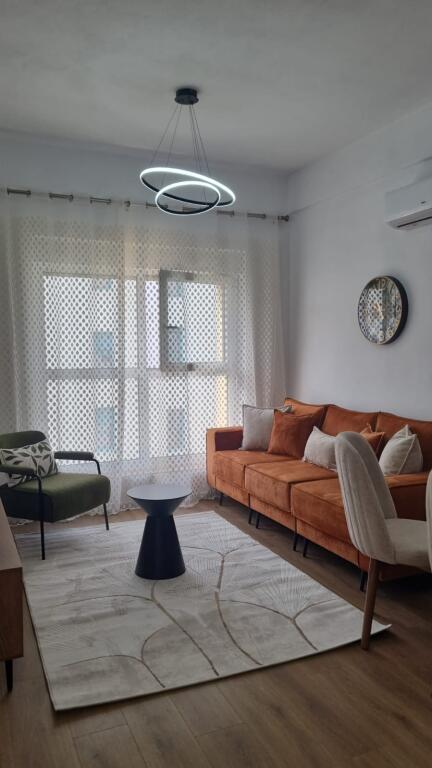 🏠 Jepet me qira apartament 1+1 📍 Kompleksi Kadiu, Ali Demi, Tiranë 📅 Kati: 4 💶 Çmimi: 450 €/muaj
