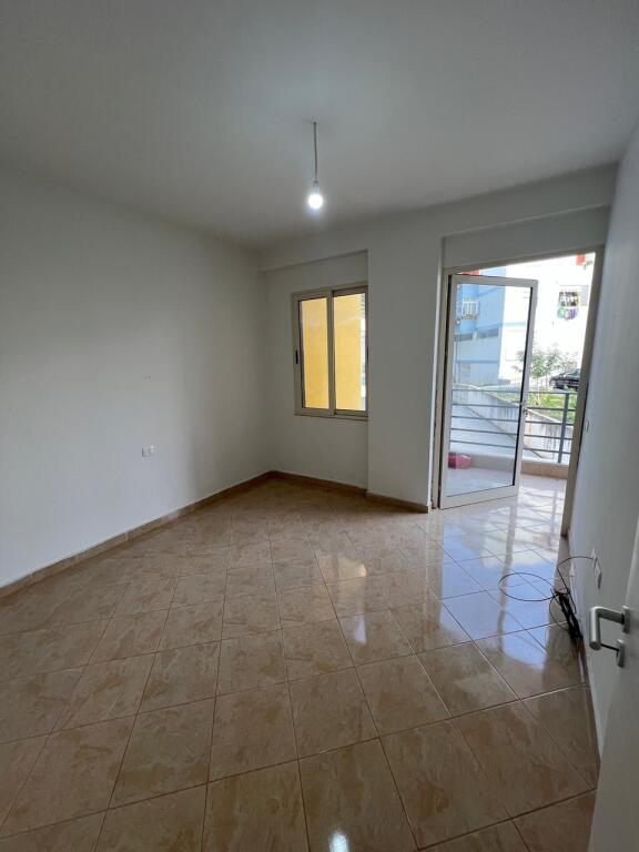 QERA, APARTAMENT 2+1 FRESKU, TIRANË