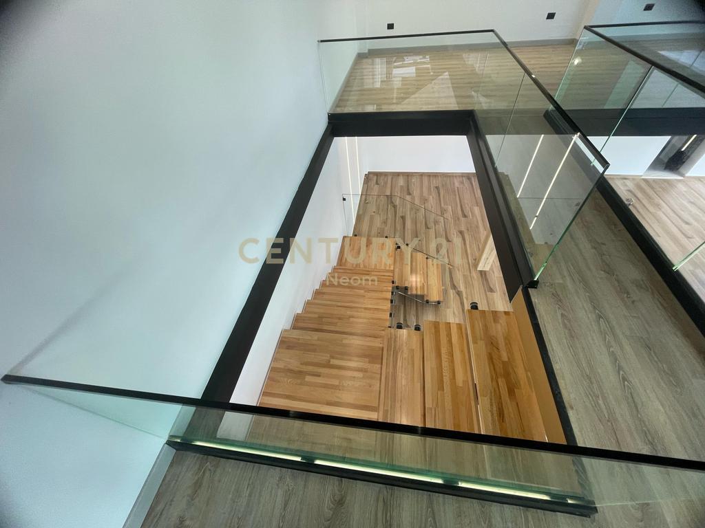 Affittasi Spazio 190 m2 presso il Lago Secco