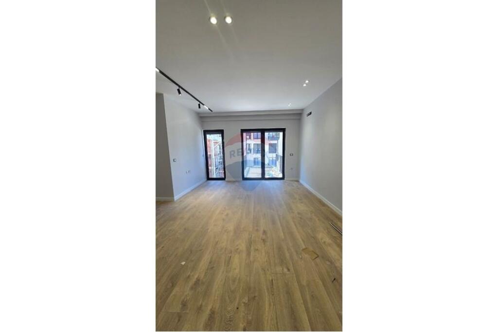 Shitet apartament 1+1 Kodra e Diellit 2