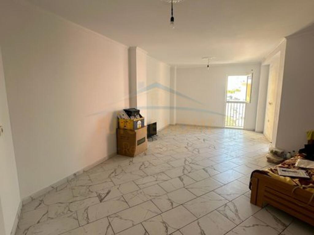 Shitet, Apartament 1+1, Rruga Mine Peza, Tiranë