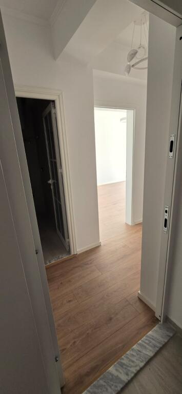Shitet Apartament 1+1 në Don Bosko!