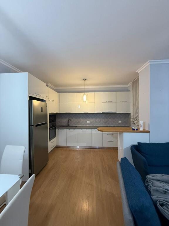Apartament 1+1+ post parkimi ne Myslym Shyri