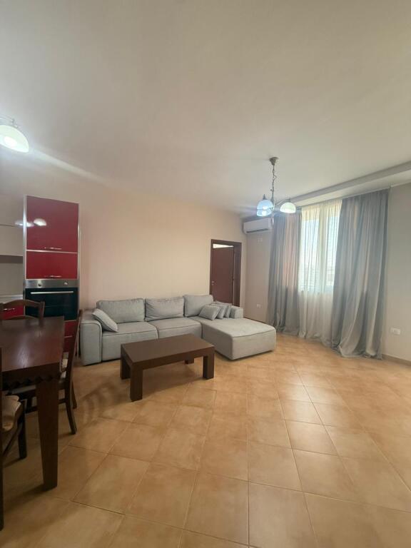 🏢Via Jordan Misja, vicino a Bar Kafe Europa, appartamento in affitto, 2+1, arredato. 60.000 Leke