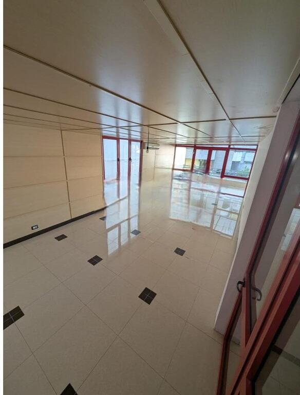 ​🏢 Mundësia Ekskluzive: Hapësirë Premium Multifunksionale për Biznesin Tënd në Zemër të Durrësit! 🚀