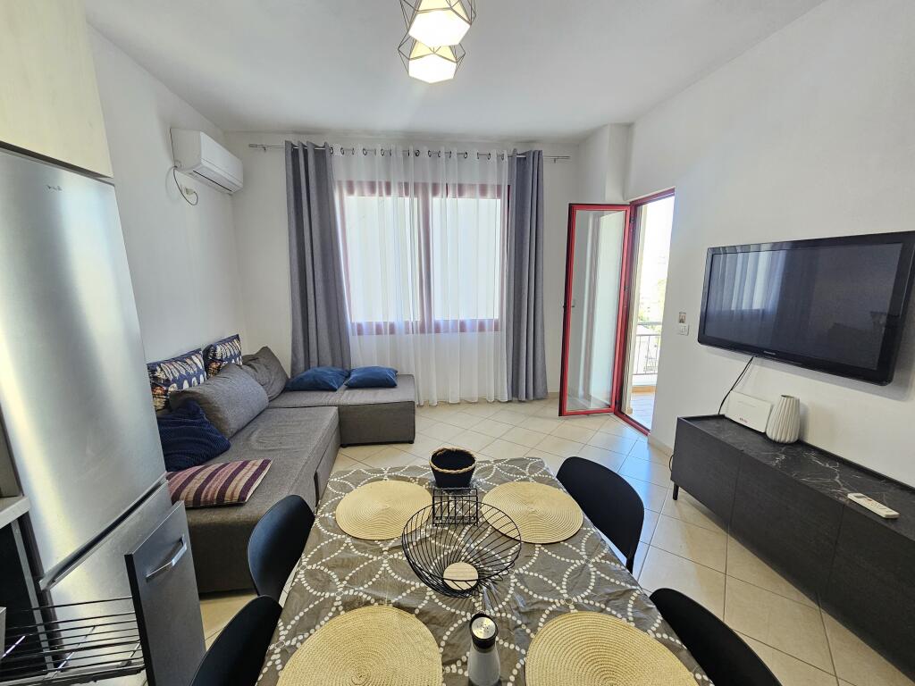 SUPER APPARTAMENTO 2+1 IN AFFITTO SULLA SPIAGGIA, DURRËS