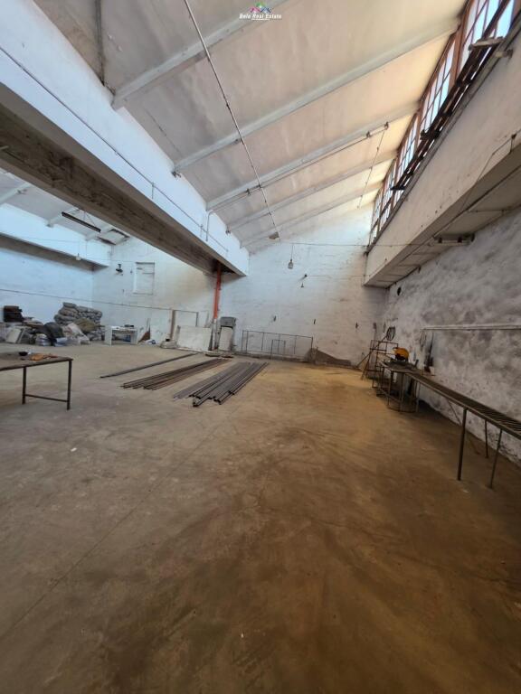 Magazine me Qera ne Kombinat (ID BM235) Tirane.