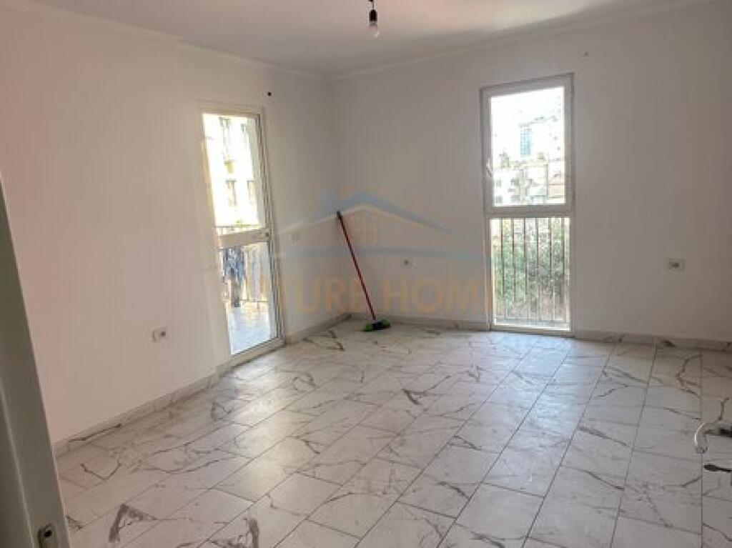Shitet, Apartament 1+1, Rruga Mine Peza, Tiranë