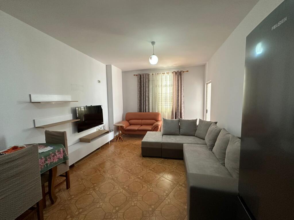 Qera , Apartament 2+1+2 ,Astir