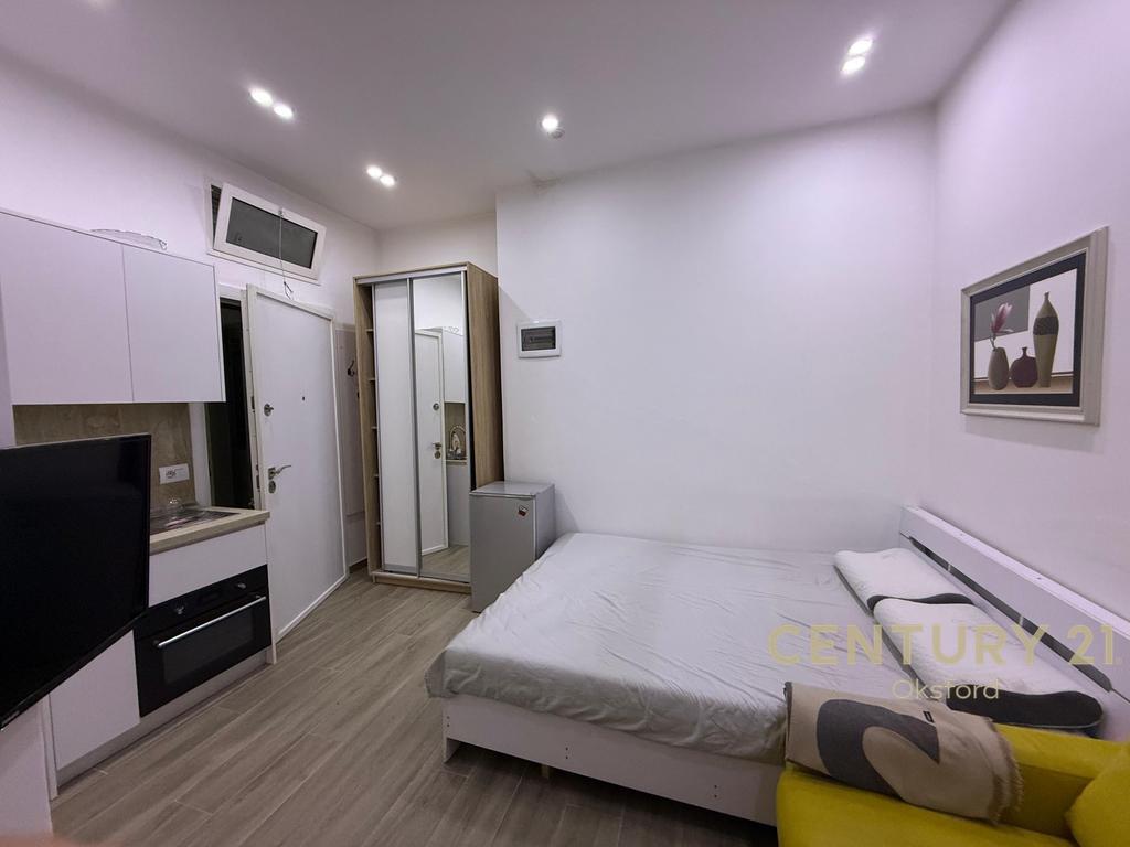 JAPIM ME QIRA STUDIO TEK BULEVARDI ZHAN DARK! Cmimi 320 euro,   ID e Pronës: OKS125057
