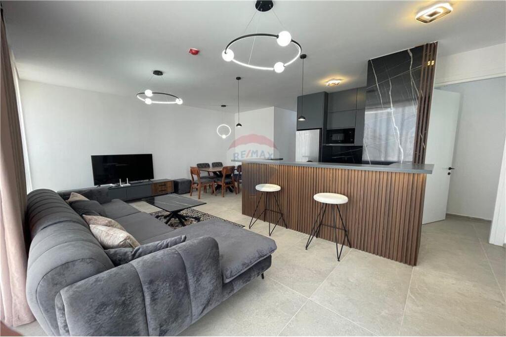 APARTAMENT 2+1+2POST PARKIMI PER QIRA LIQENI THATE !