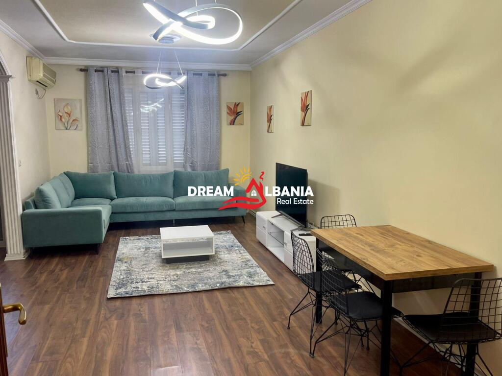 Shitet apartament 3+1+2 tek Komuna e Parisit (ID 4131399)