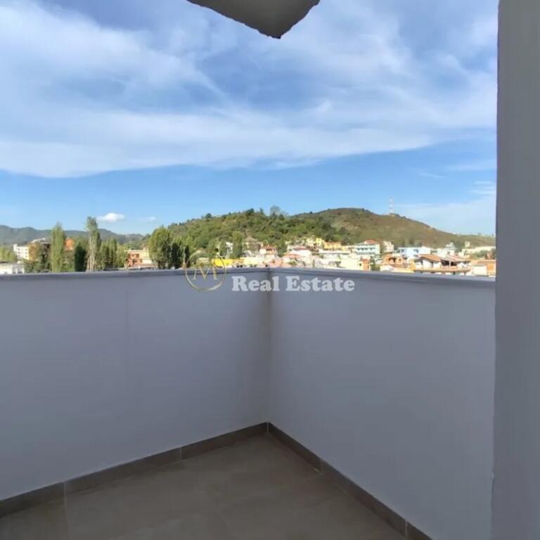 Qera, Apartament 2+1, Yzberisht , 450 euro/muaj