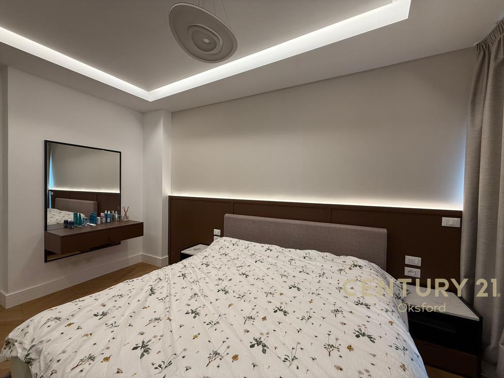 JAPIM ME QIRA APARTAMENT LUKSOZ+POST PARKIMI TEK REZIDENCA LAKE VIEW!