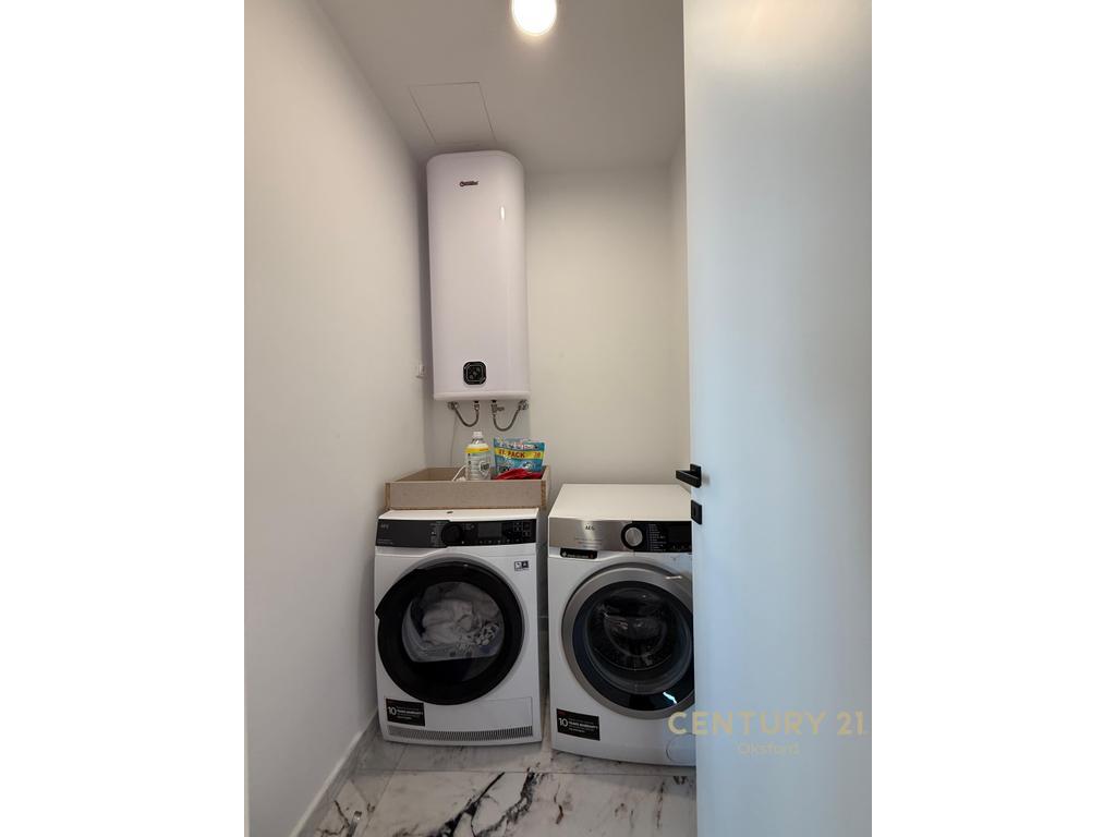 JAPIM ME QIRA APARTAMENT LUKSOZ+POST PARKIMI TEK REZIDENCA LAKE VIEW!