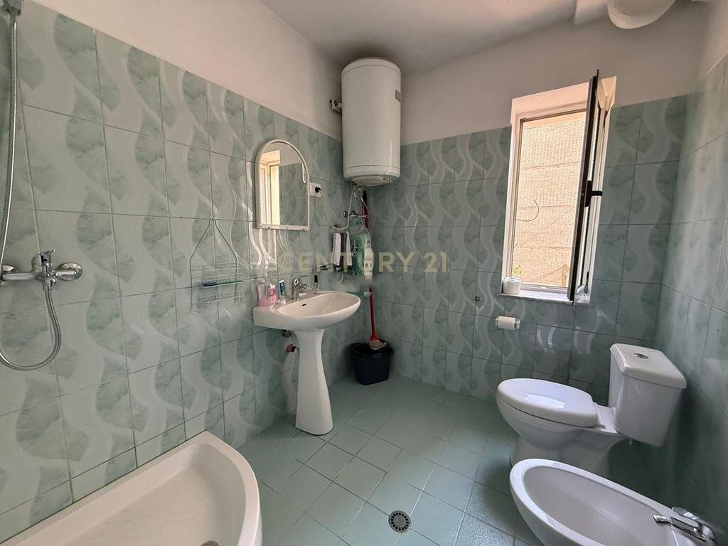 APARTAMENT ME QIRA 1+1 PRANE SHKOLLES SE BALETIT
