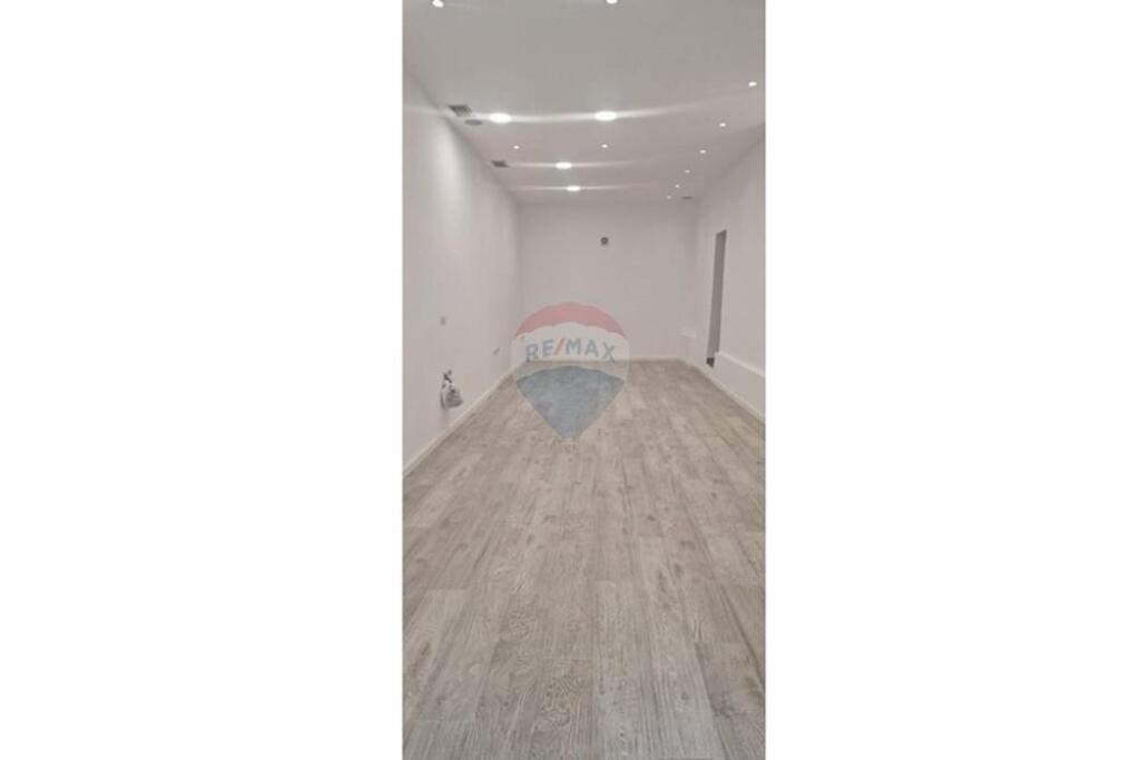 Dyqan - Për Shitje - Rruga e Kavajës