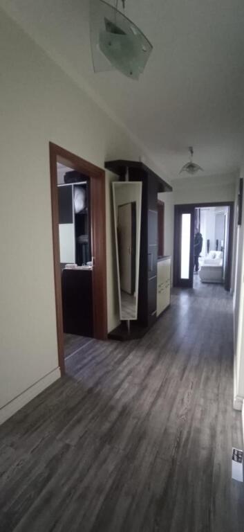 2+1,i mobiluar liqeni i thate,pamje nga liqeni,cmimi 700 euro