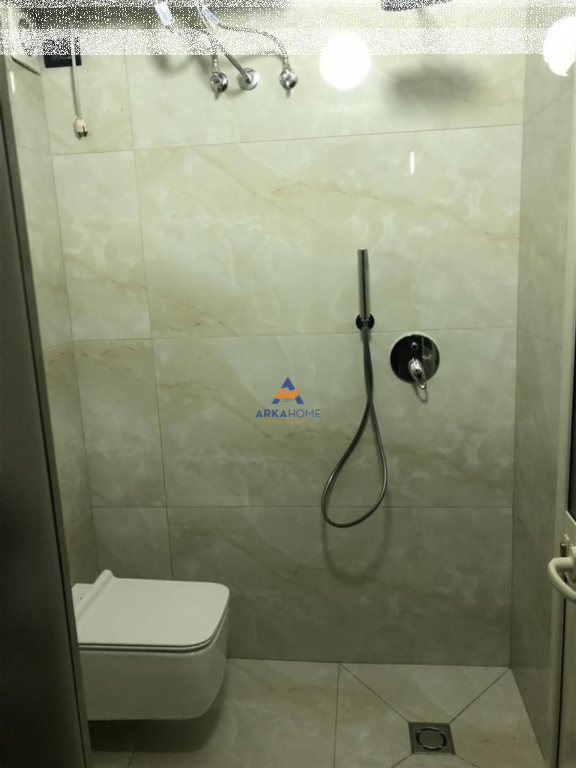 JEPET ME QERA APARTAMENT 1+1 "PAZARI I RI" 50000 LEKE