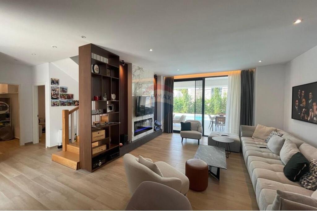 Villa con piscina in vendita a San Pietro!