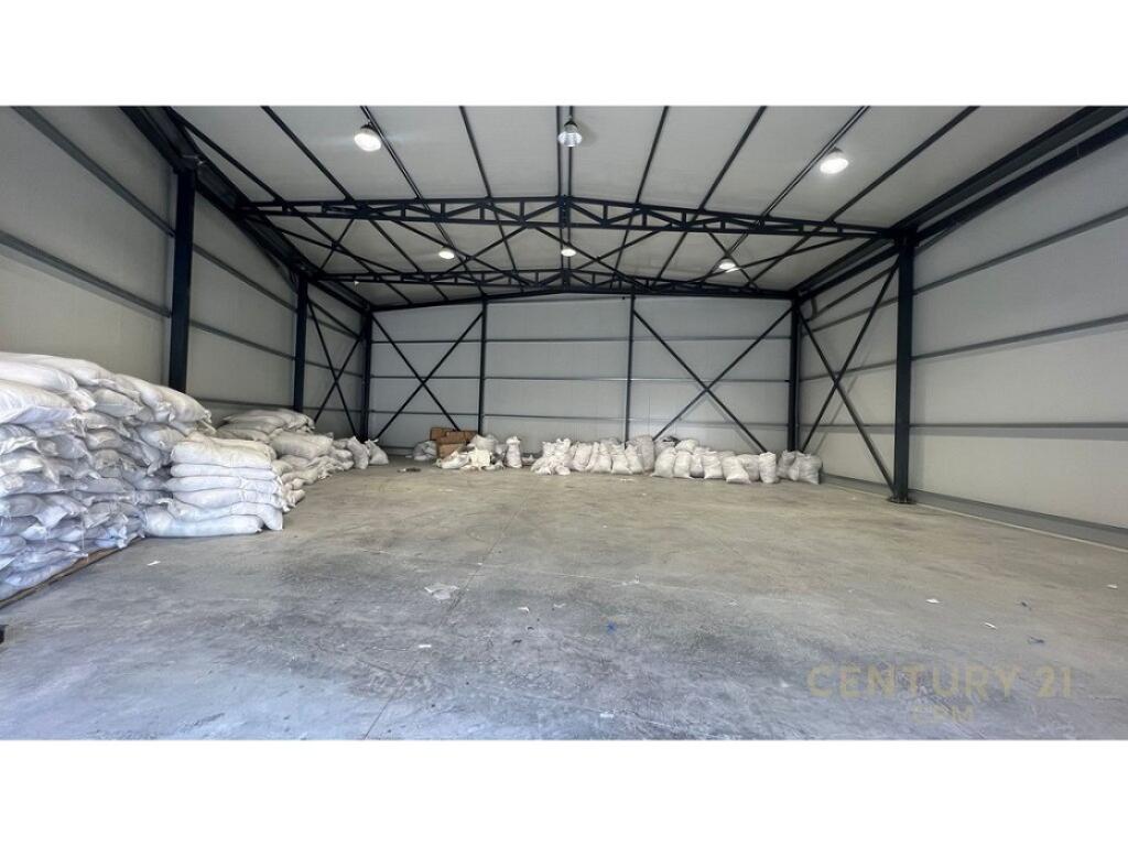 Magazzino in Affitto con Vista sul Grande Anello, Shkozë🏭