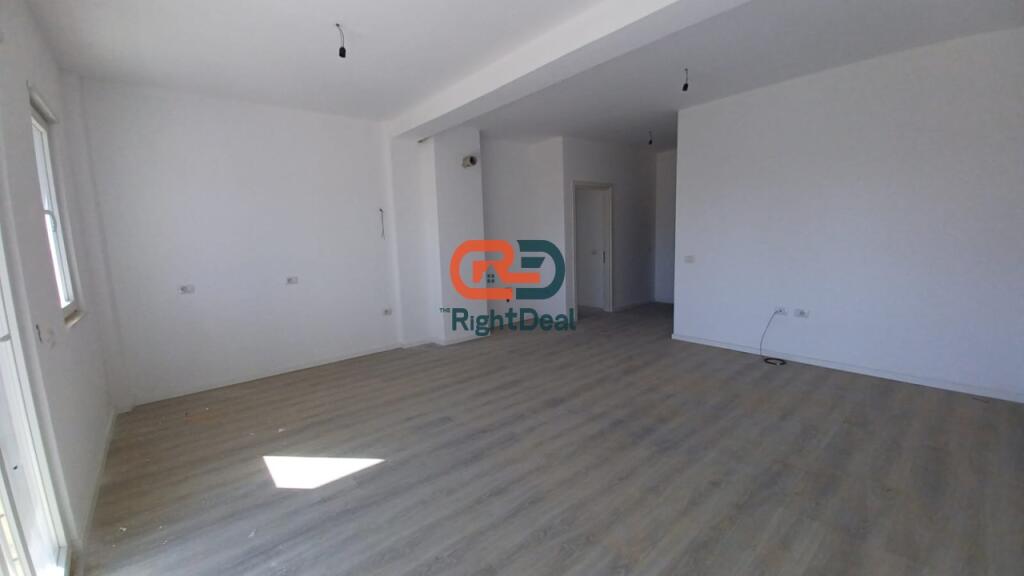 Prane Zogut Te Zi, Tek E88 Construction, Shitet Super Apartament 3+1+2, Me Orientim Perfekt!!