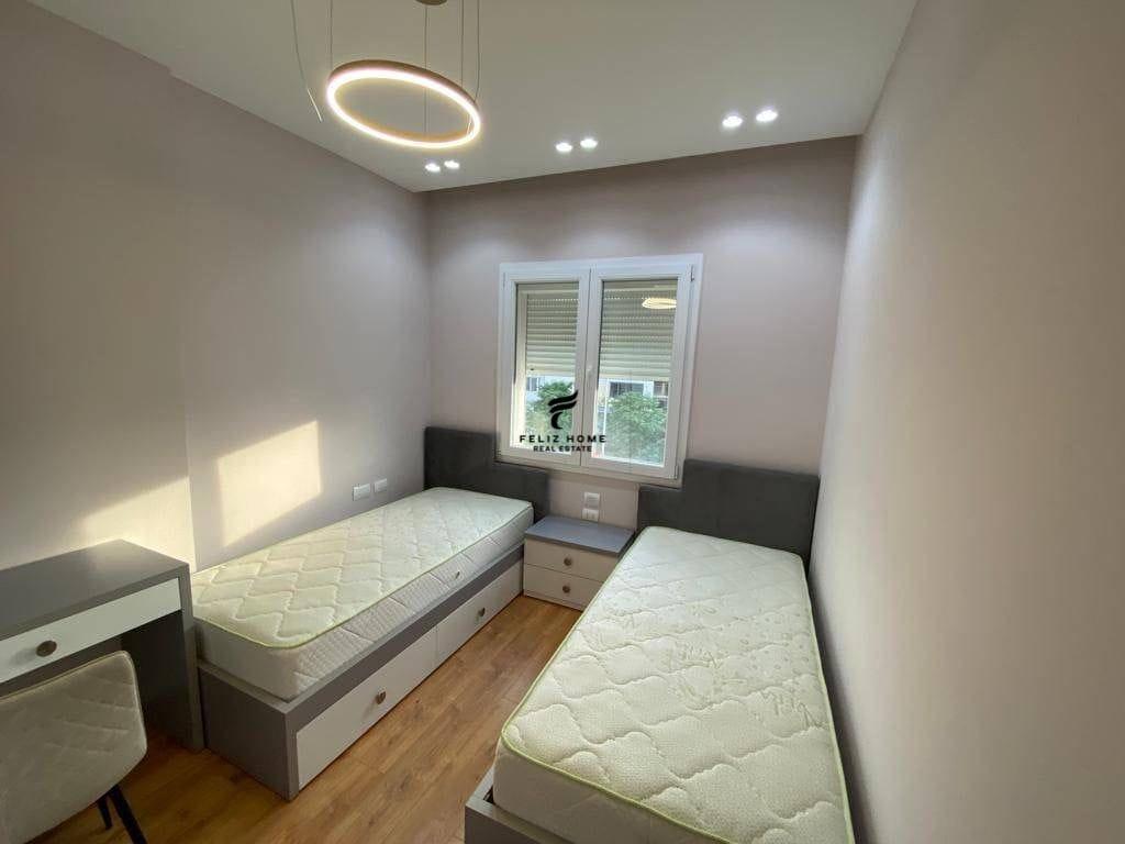 APARTAMENT ME QERA 2+1 MYSLYM SHYRI 680 EURO