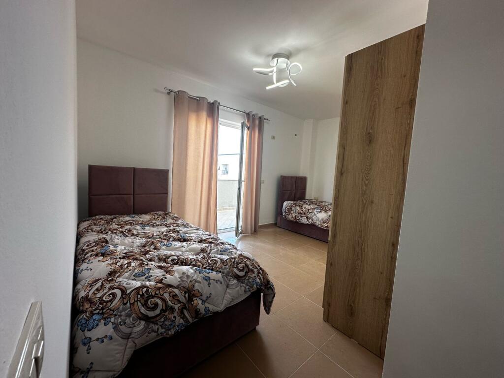 🏡 Shitet Apartament 2+1 tek Kompleksi Kolombo, pranë Oxhakut – Tiranë
