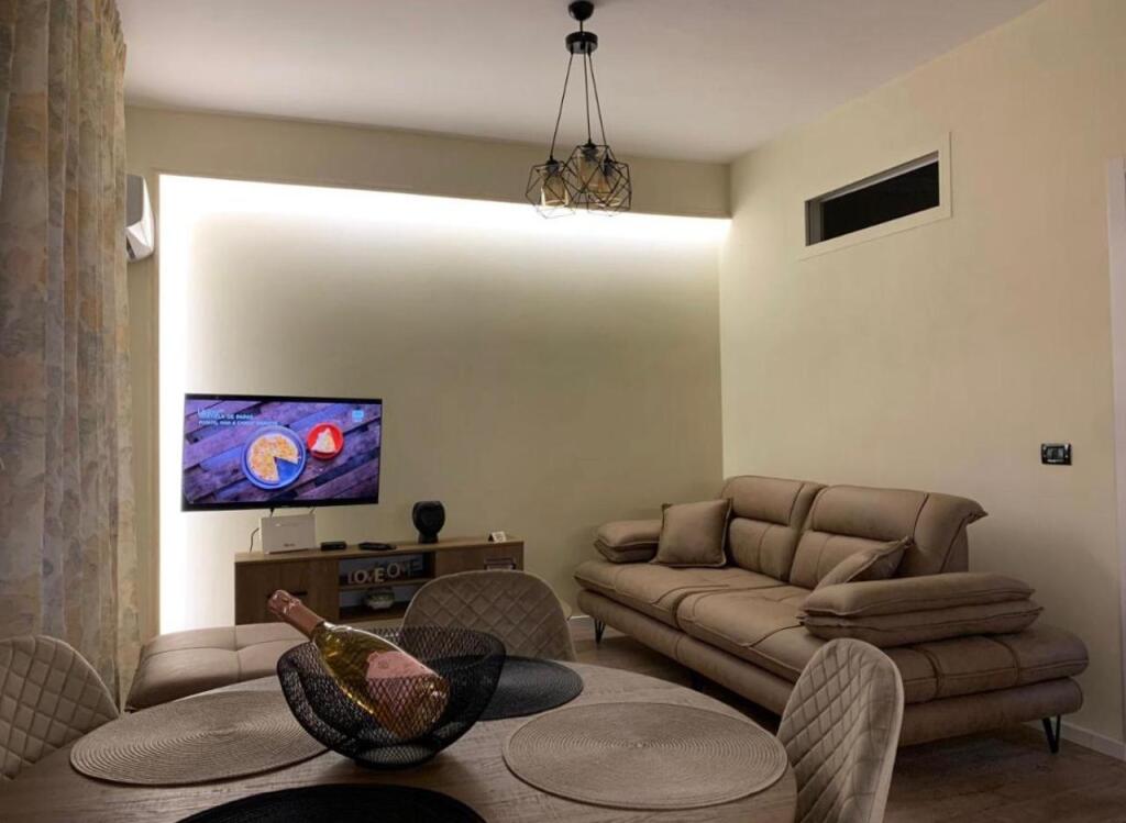 🏡 Apartament me Qira – Qendra e Durrësit