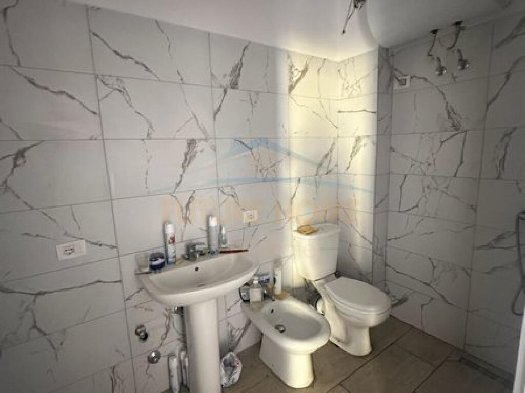 Shitet, Apartament 1+1, Rruga Mine Peza, Tiranë