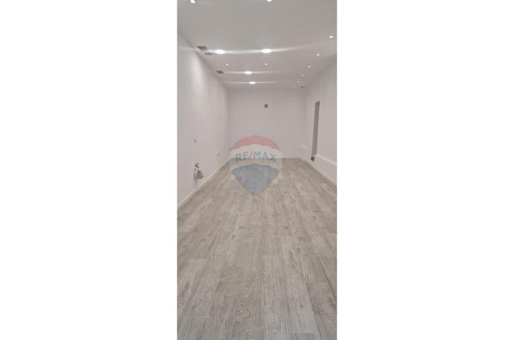 Dyqan - Për Shitje - Rruga e Kavajës