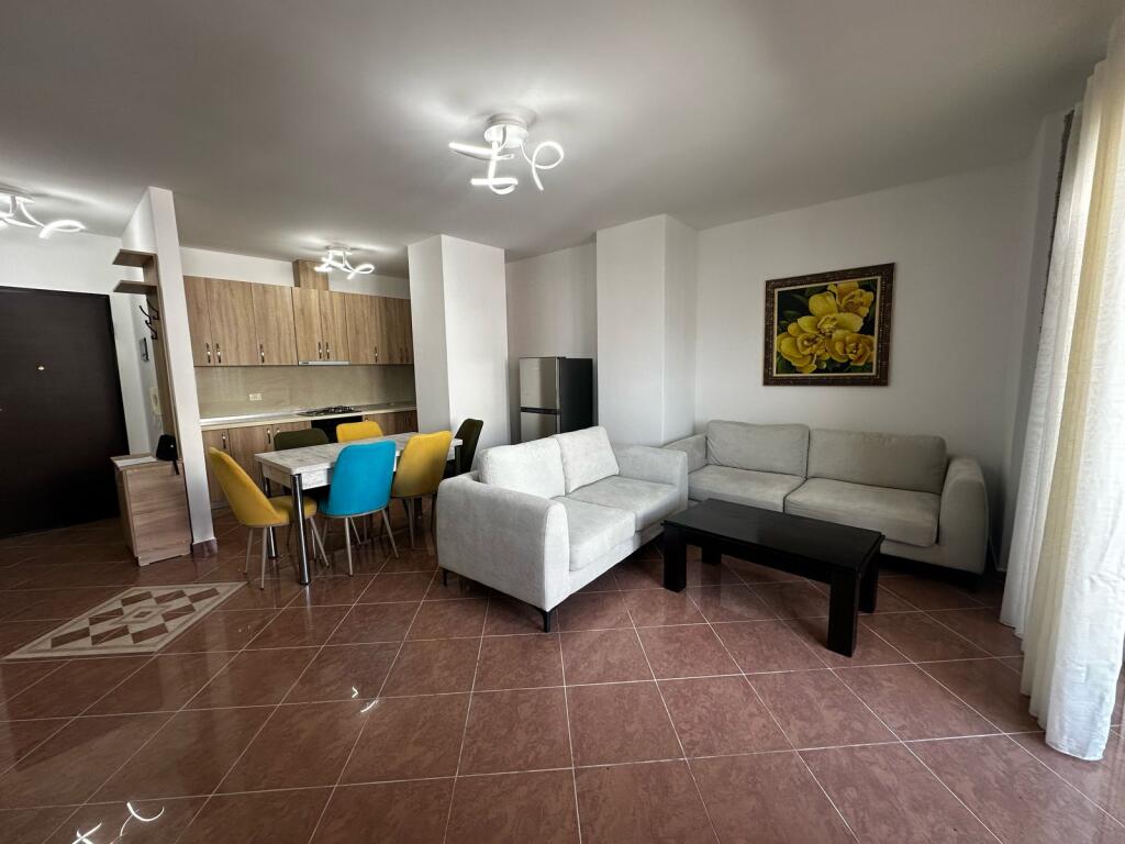 🏡 Shitet Apartament 2+1 tek Kompleksi Kolombo, pranë Oxhakut – Tiranë