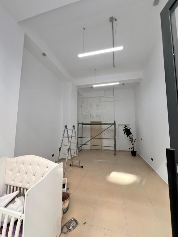 Business premises for rent in Astir